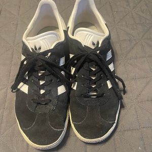 SOLD Big Kids’ Adidas Gazelle Sneakers